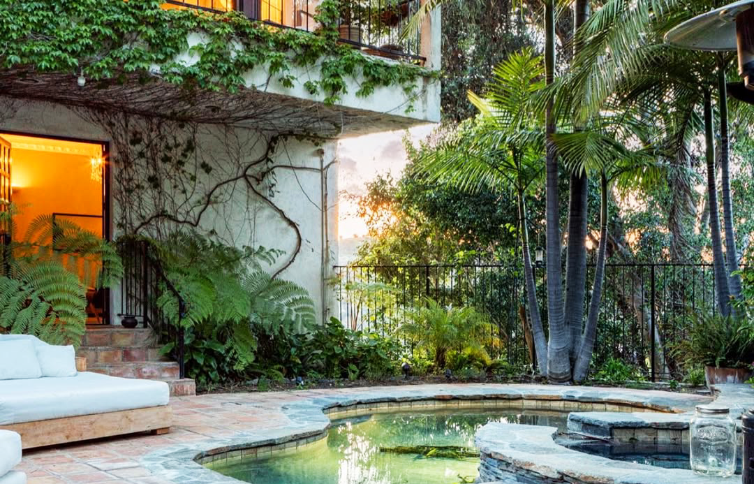 Your Dream Backyard Tropical Oasis: Ideas for Outdoor Lounge Spaces, Pools, and Sophisticated Gatherings